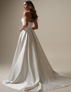 Rebecca Ingram Elizabeth Marie Wedding Dress