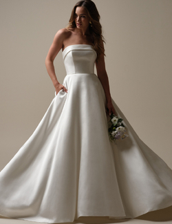 Rebecca Ingram Elizabeth Marie Wedding Dress