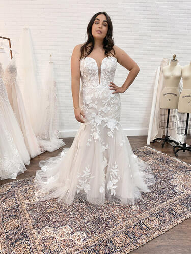 Rebecca Ingram Hattie AB16+