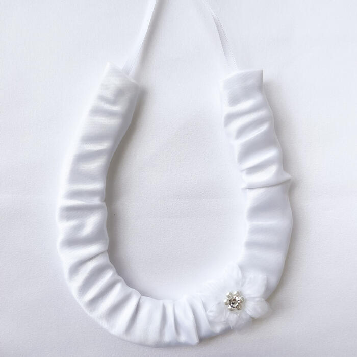 Organza floral horseshoe