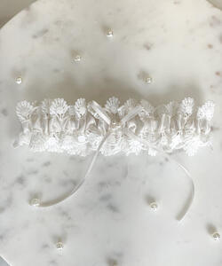 Lace and pearl garter