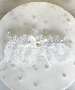 Chantilly lace garter