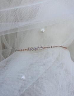 Diamante string