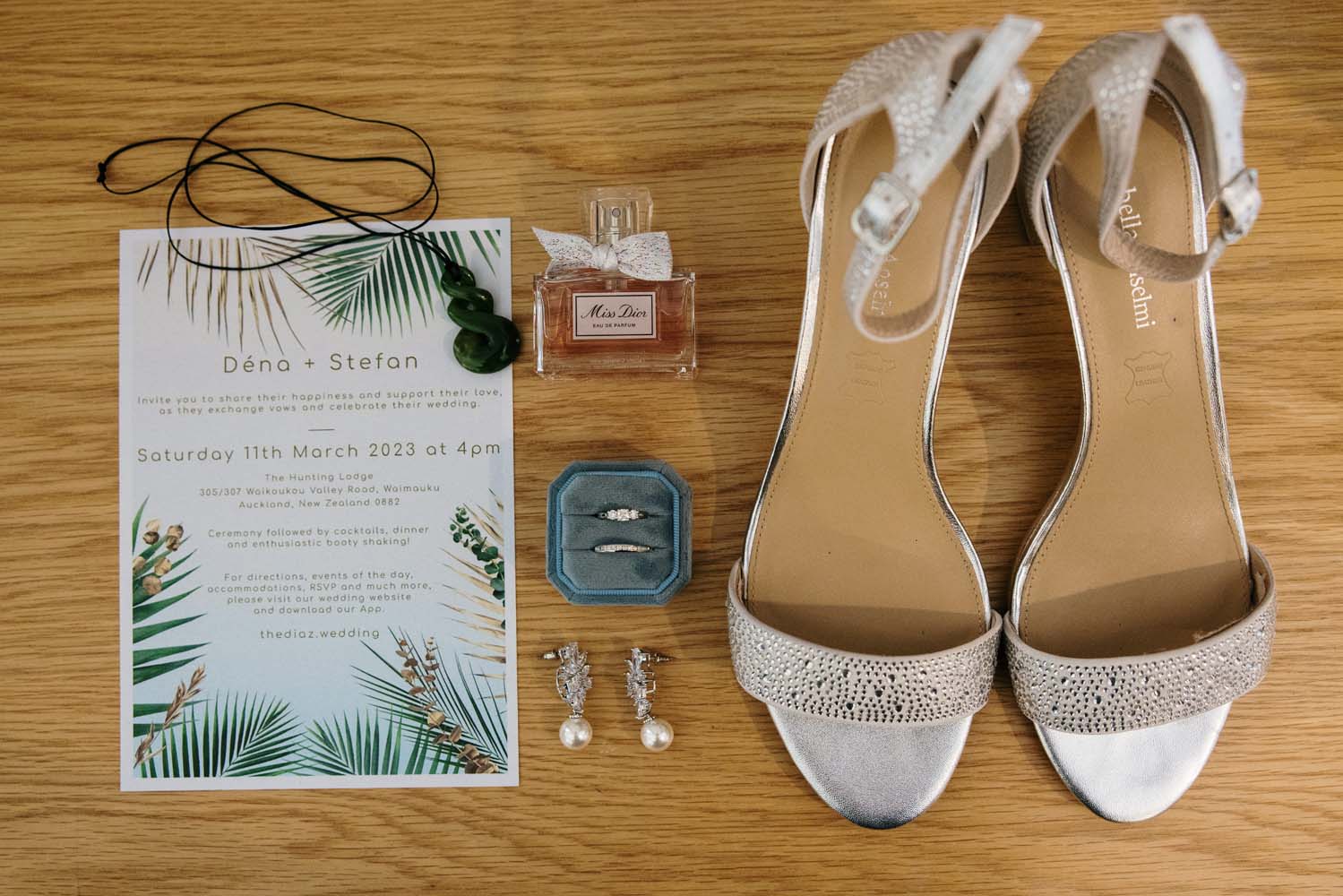 Sunny Auckland Lodge Wedding