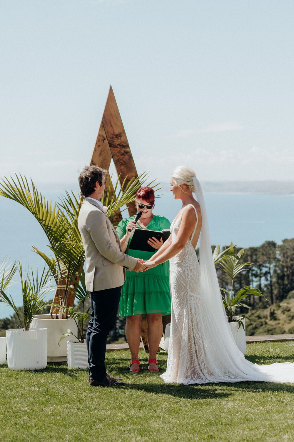 Relaxed and Fun Wedding in Raglan 