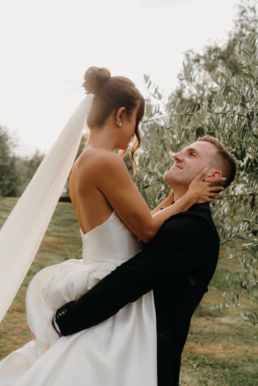 Romantic Auckland Wedding at Bracu Estate