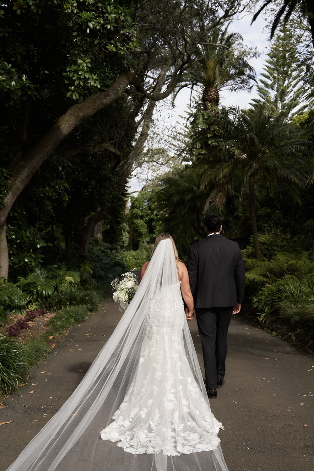 Captivating Estate Wedding at Puketutu Island Estate