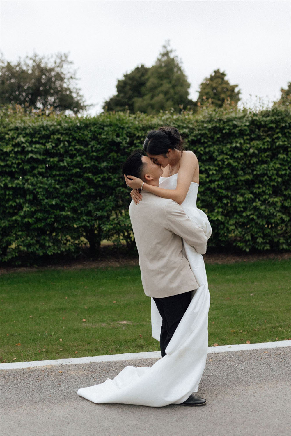 Dreamy Summer Park Wedding at Tatum