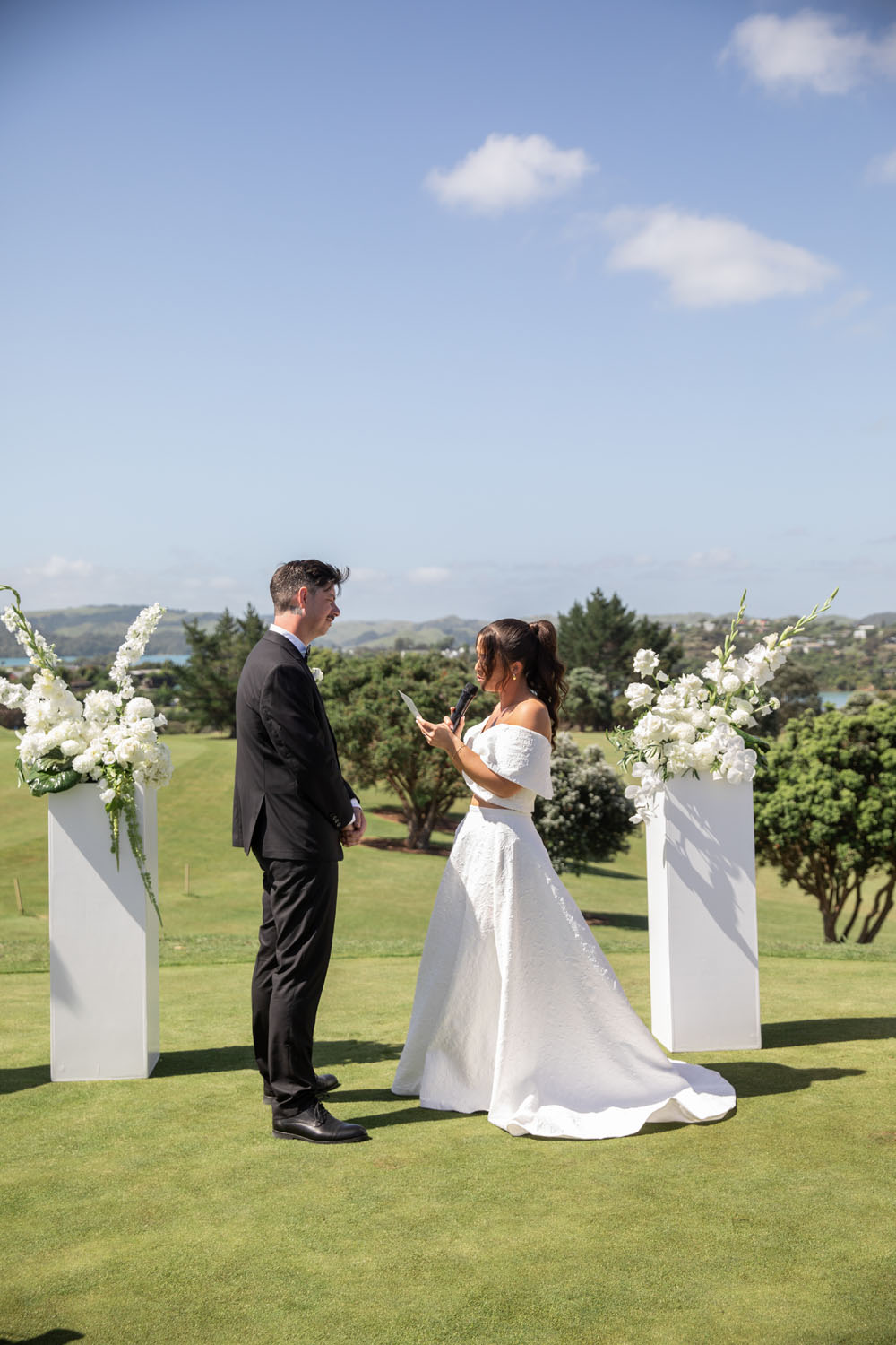 Fun and Cheerful Golf Club Wedding in Raglan