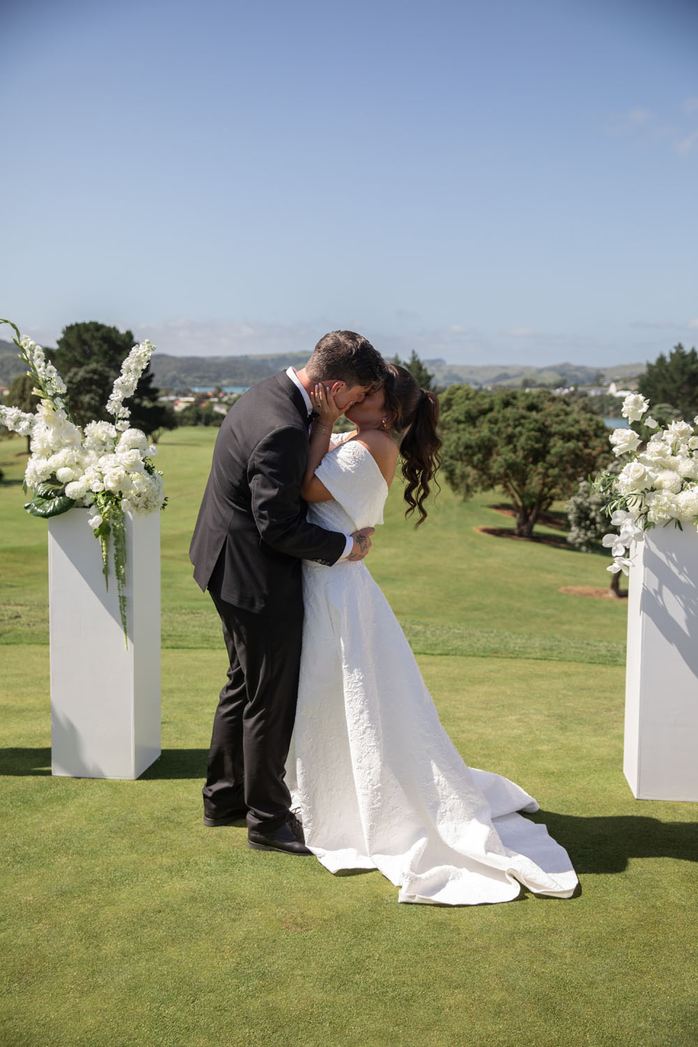 Fun and Cheerful Golf Club Wedding in Raglan