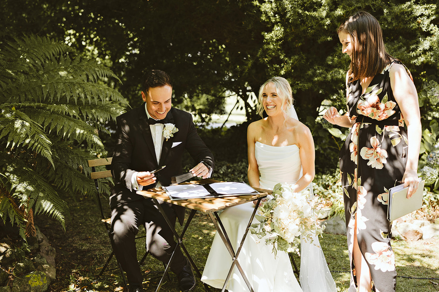 Beautiful Lodge Wedding at Broadlands Lodge