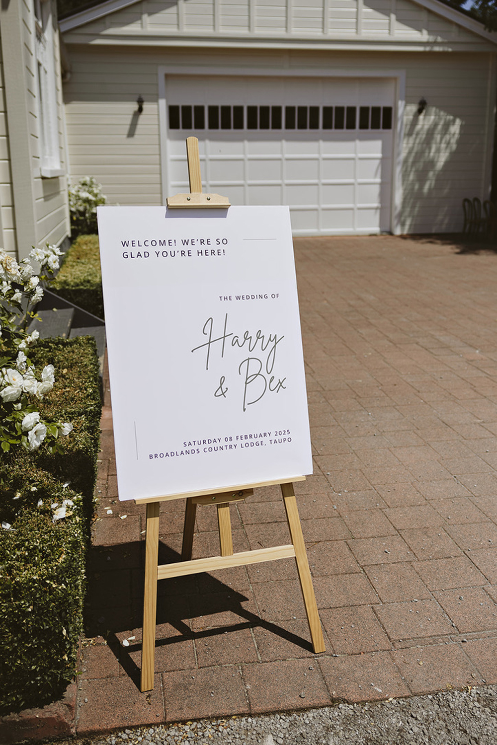 Beautiful Lodge Wedding at Broadlands Lodge