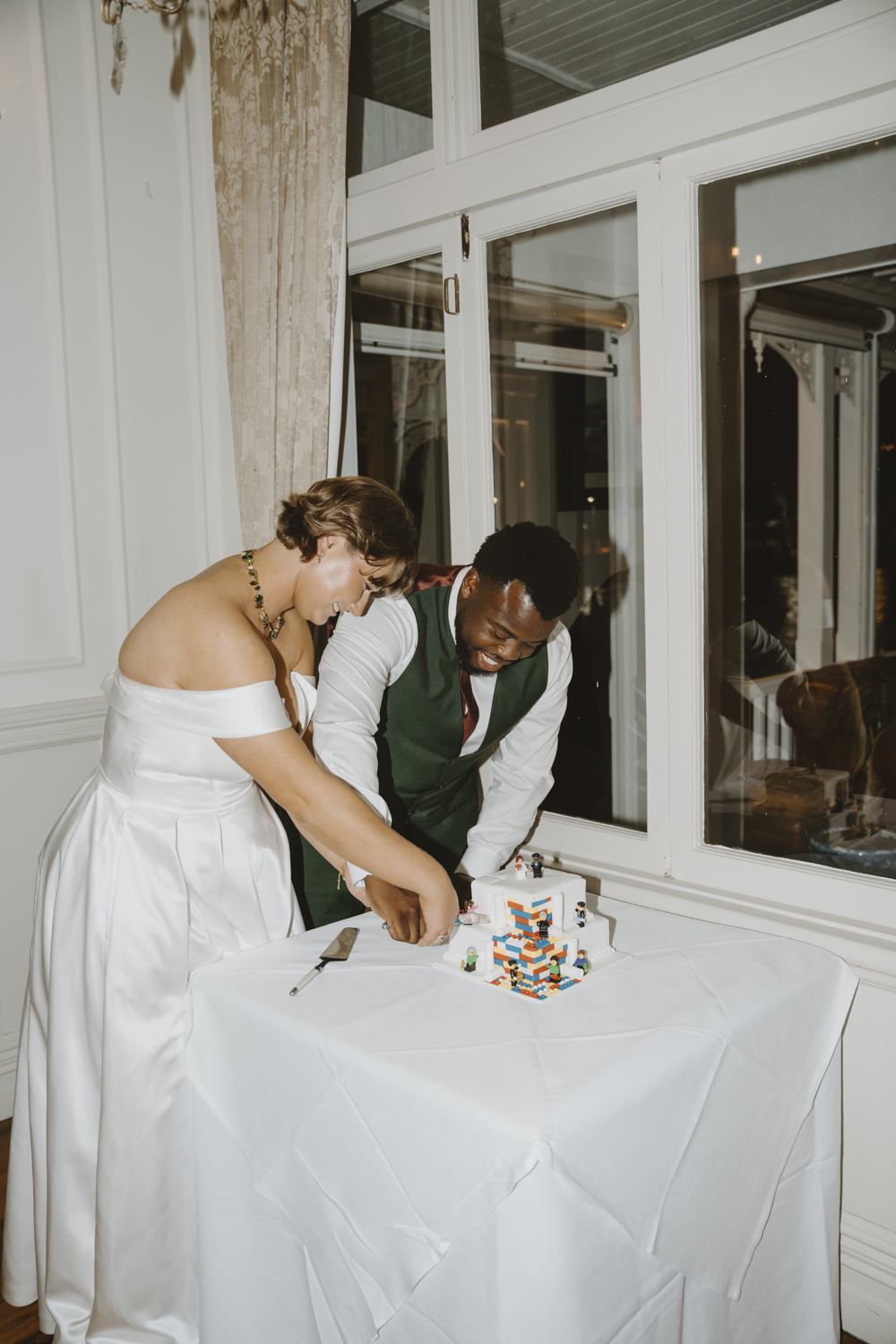 Blissful Waterfront Hotel Wedding in the Bay of Islands