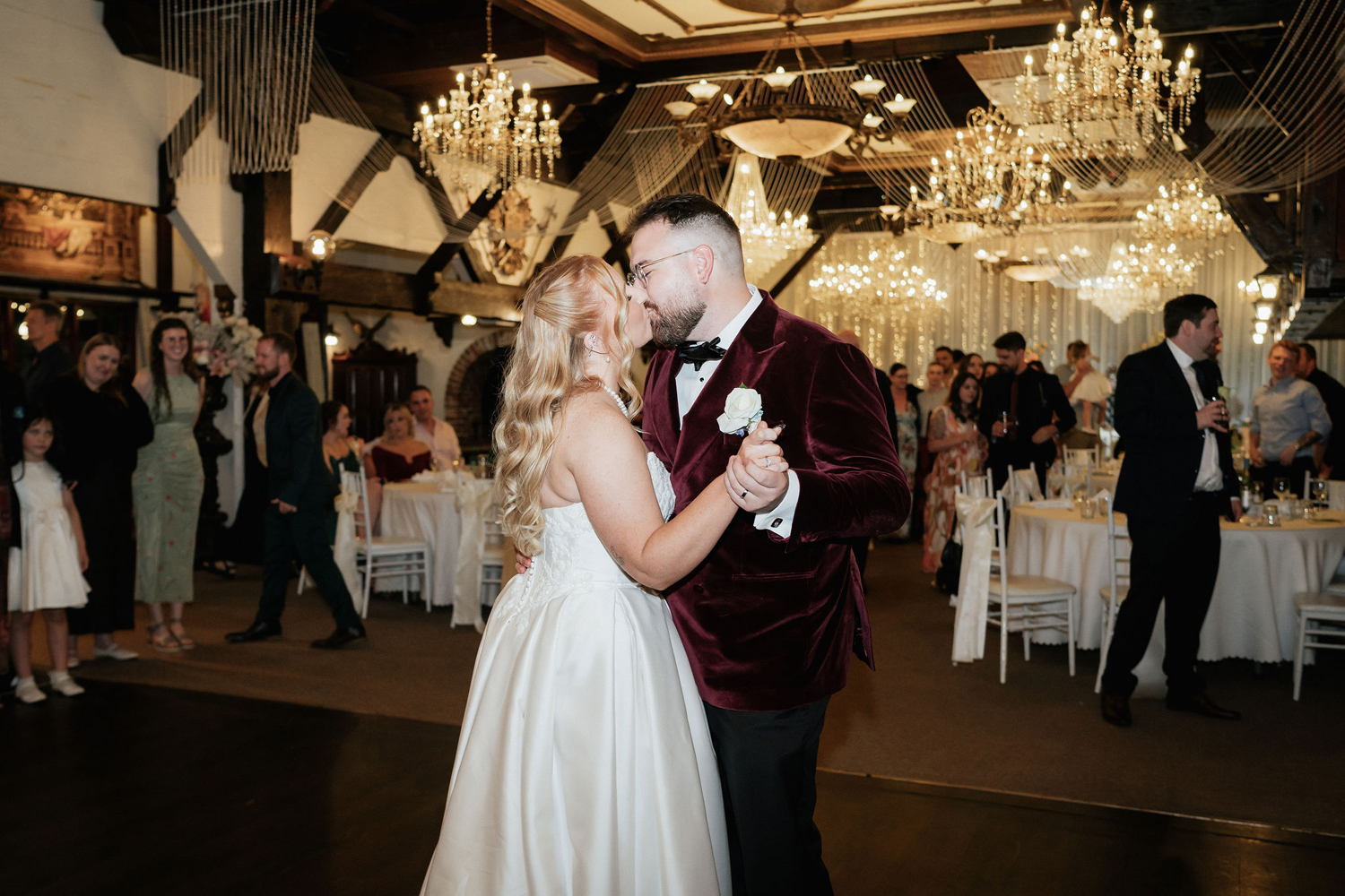 Romantic Church &amp; Estate Wedding in Auckland